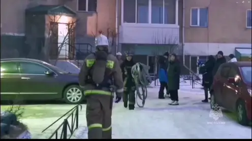 15 человек пришлось эвакуировать во время пожара в многоквартирном доме в Бурятии