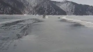 Власти Дивногорска закрыли официальную ледовую переправу по красноярскому водохранилищу