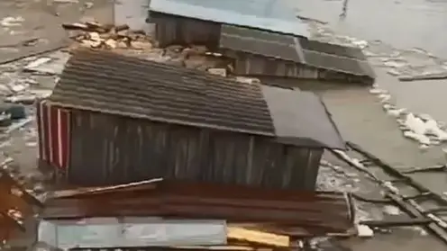 Под Кузбассом затопило 43 дома, люди массово эвакуируются