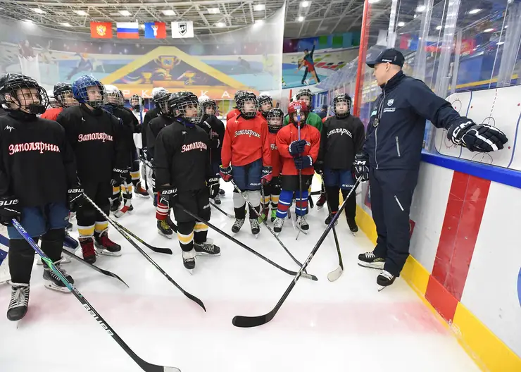 Профессиональные хоккеисты ХК «Норильск» провели мастер-классы для детей