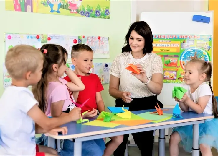 30 педагогов Красноярска прошли в очный этап конкурса «Воспитатель года-2024»