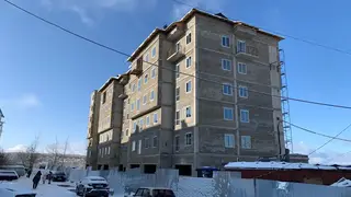 В якутском городе Алдане до конца года сдадут пять многоквартирных домов для переселенцев из аварийного жилья